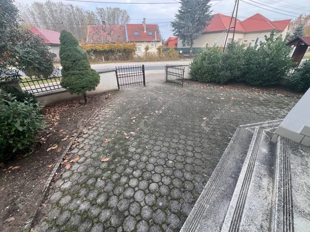 Kiadó ház Hegykő 71 nm