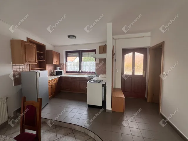 Kiadó ház Hegykő 73 nm