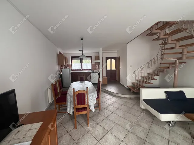 Kiadó ház Hegykő 73 nm