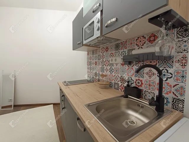 Eladó lakás Sopron, Belváros 27 nm