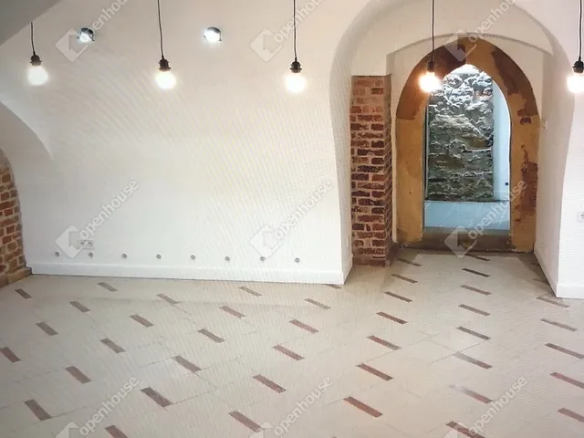 Eladó kereskedelmi és ipari ingatlan Sopron, Belváros 62 nm