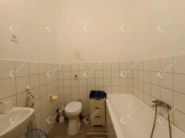 Eladó lakás Sopron, Belváros 28 nm