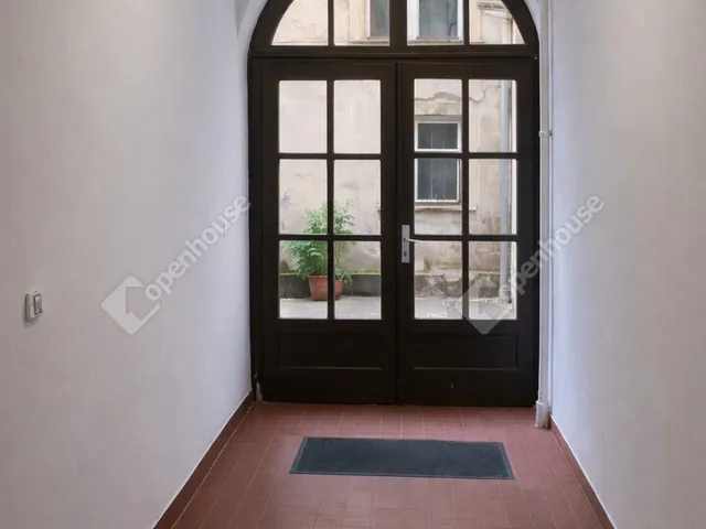 Eladó lakás Sopron, Belváros 33 nm