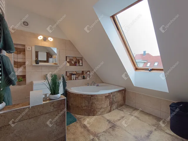 Eladó lakás Sopron 102 nm