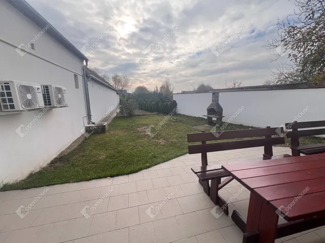 Kiadó ház Hegykő 71 nm