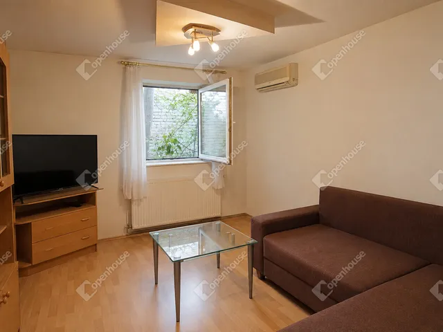 Eladó lakás Sopron, Belváros 28 nm