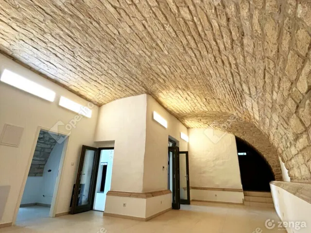 Eladó lakás Sopron, Belváros 102 nm