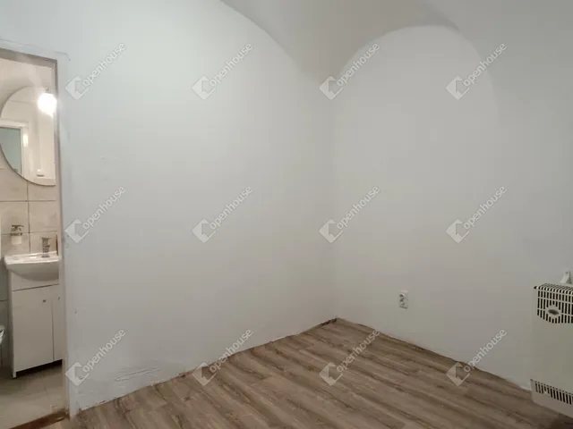 Eladó lakás Sopron, Belváros 31 nm