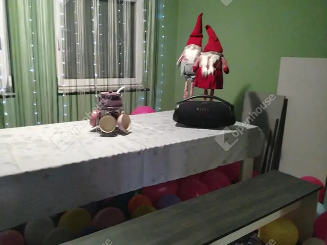 Eladó ház Szeged, Gyálarét 98 nm