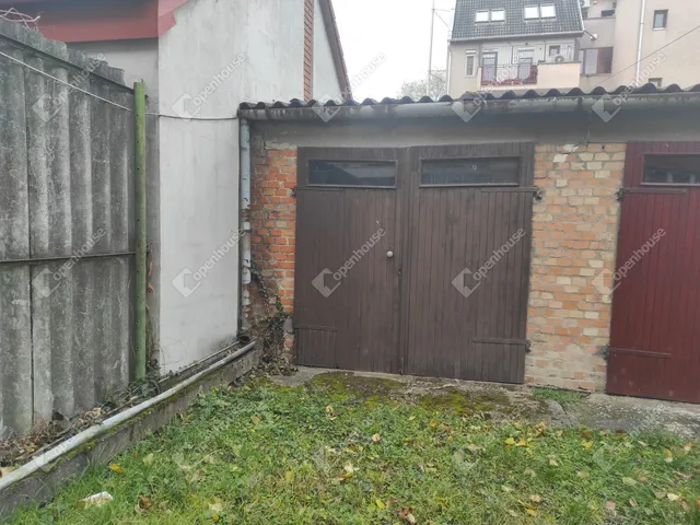 Eladó garázs Szeged, Alsóváros 14 nm
