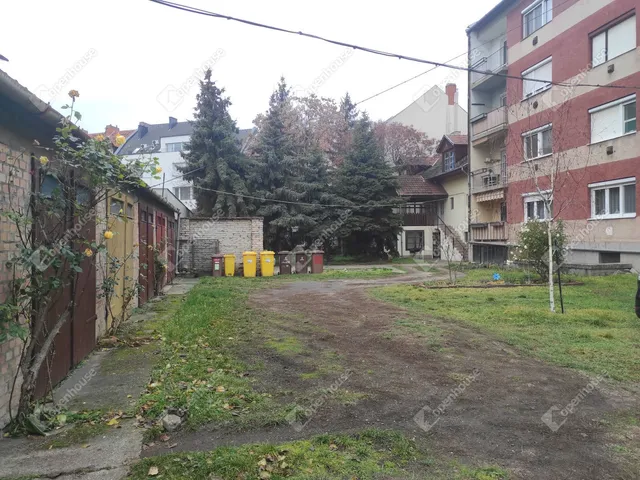 Eladó garázs Szeged, Alsóváros 14 nm