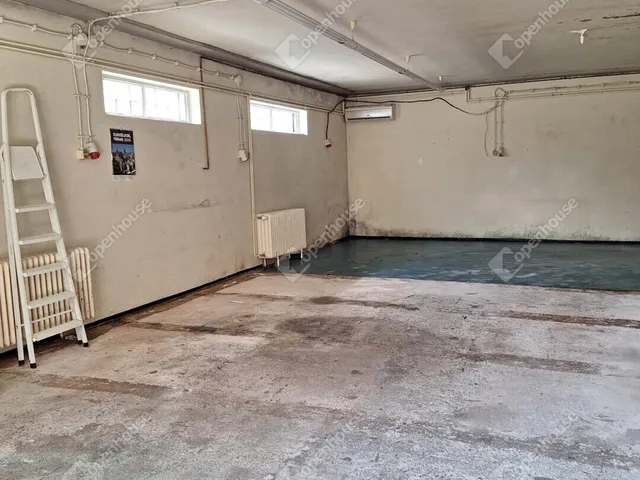 Eladó kereskedelmi és ipari ingatlan Szeged, Baktó 102 nm