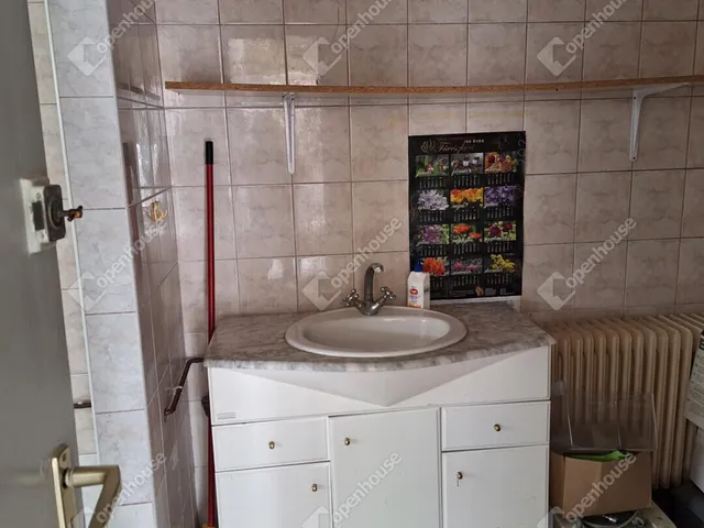 Eladó kereskedelmi és ipari ingatlan Szeged, Baktó 102 nm