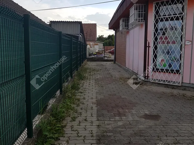 Eladó kereskedelmi és ipari ingatlan Szeged 80 nm