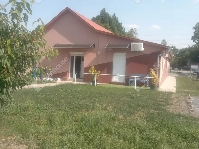 Eladó ház Deszk 150 nm