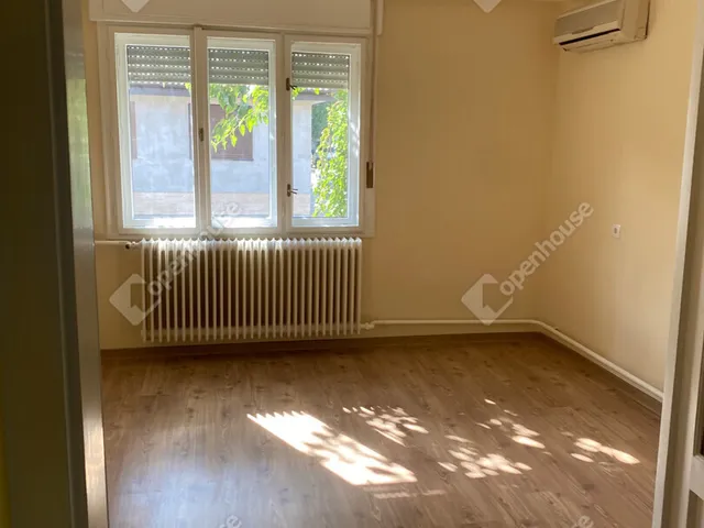 Eladó ház Szeged, Petőfitelep 64 nm