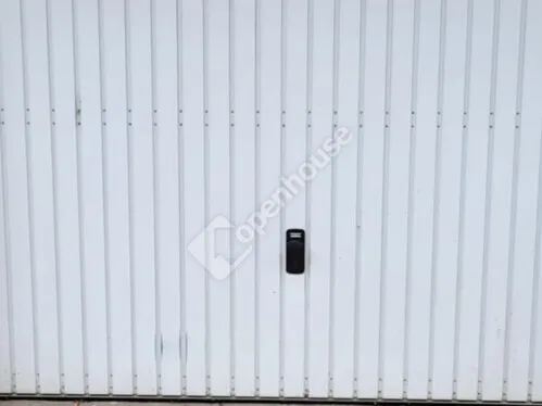 Eladó garázs Szeged, Felsőváros 15 nm