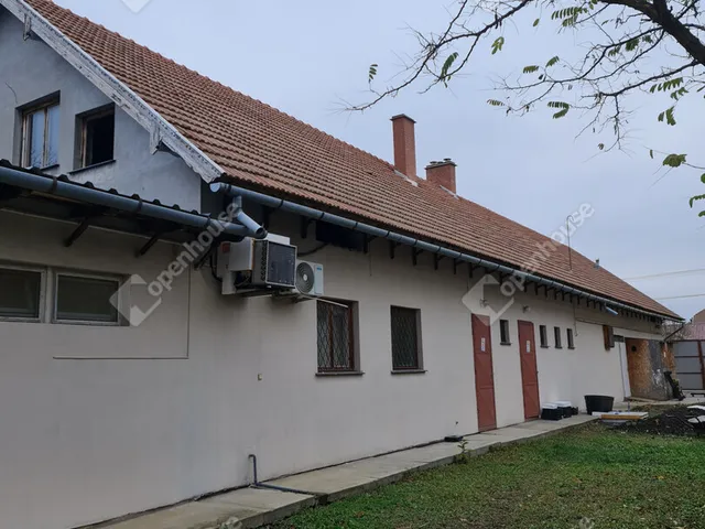 Eladó kereskedelmi és ipari ingatlan Makó 355 nm