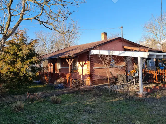 Eladó telek Szatymaz 990 nm