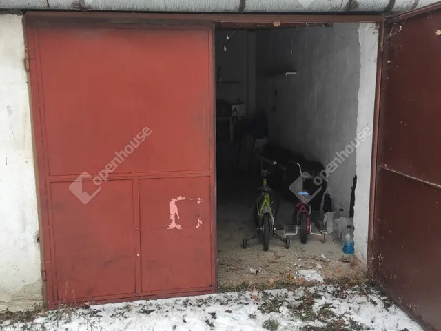 Eladó garázs Szeged 17 nm