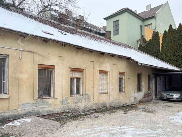 Eladó lakás Szeged 140 nm