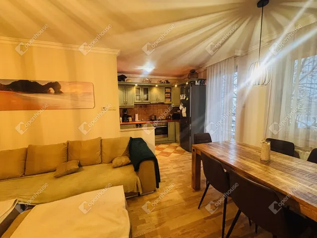 Eladó lakás Szeged, Móraváros 94 nm