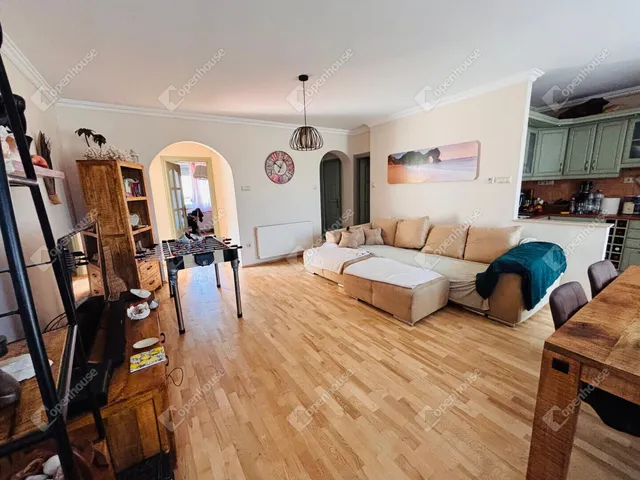 Eladó lakás Szeged, Móraváros 94 nm