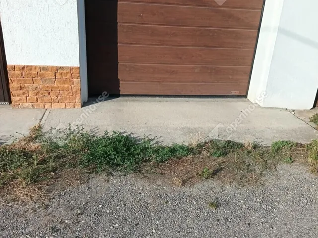 Eladó garázs Szentes 22 nm