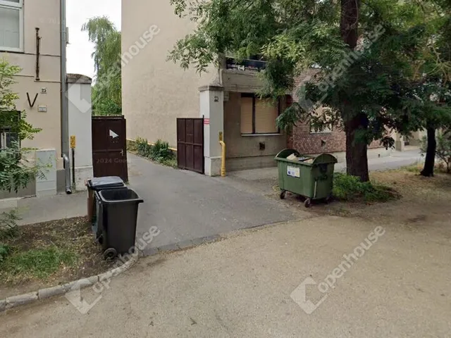 Eladó garázs Szeged 15 nm