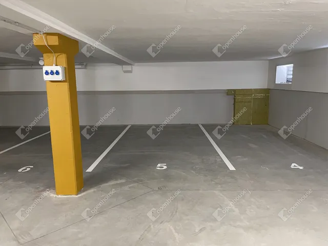 Eladó garázs Szeged 15 nm
