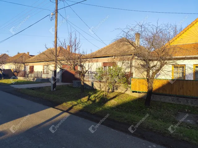 Eladó ház Kisnána 180 nm