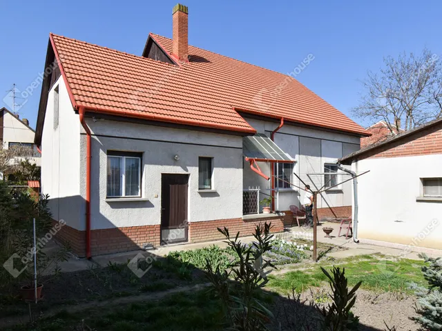 Eladó ház Szeged, Tápé 179 nm