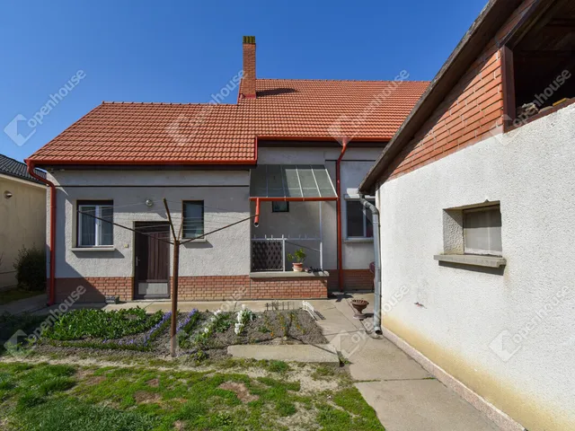 Eladó ház Szeged, Tápé 179 nm