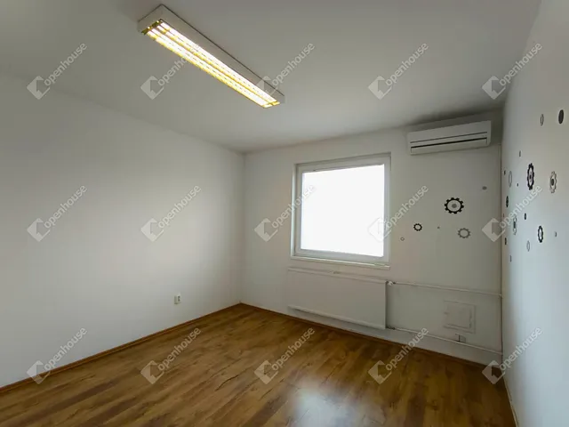 Kiadó kereskedelmi és ipari ingatlan Szeged, Béketelep 12 nm