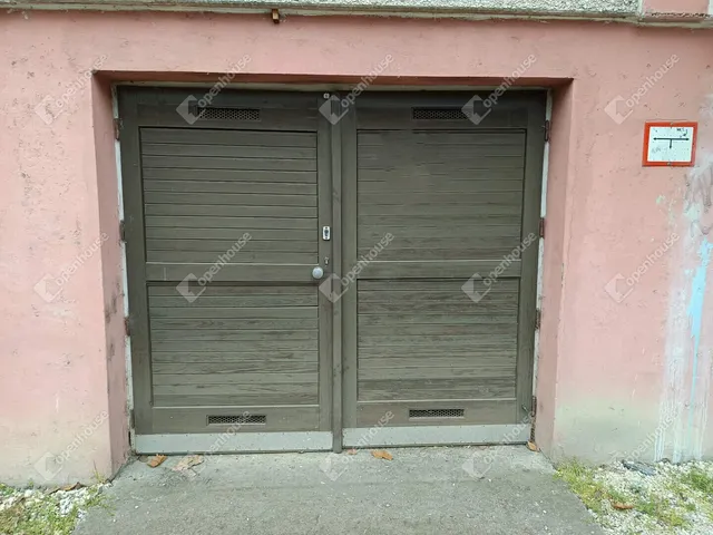 Eladó garázs Szeged, Újrókus 12 nm