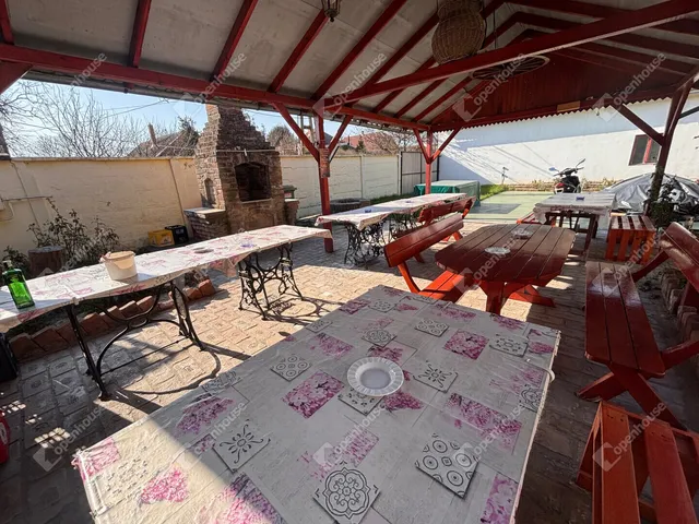 Eladó kereskedelmi és ipari ingatlan Hódmezővásárhely 130 nm