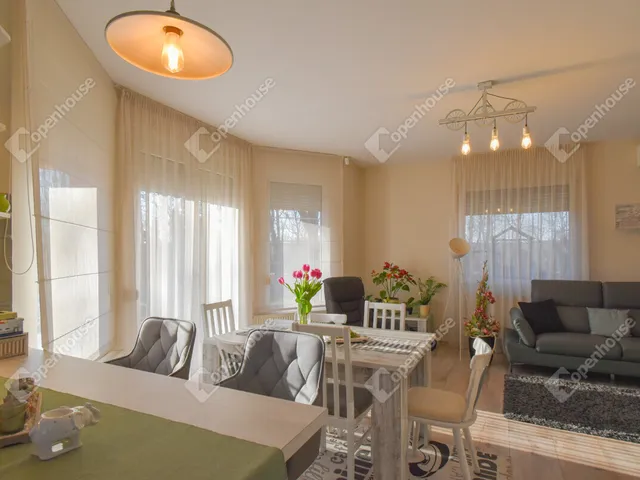 Eladó ház Algyő 103 nm