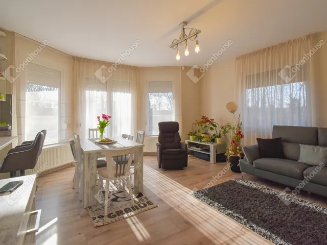 Eladó ház Algyő 103 nm