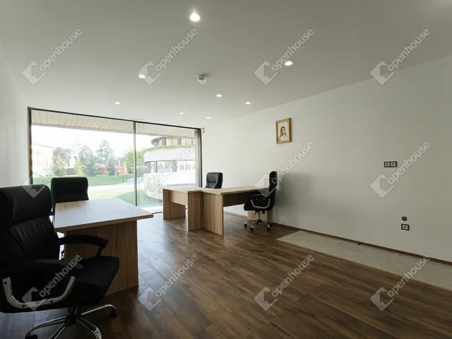 Kiadó kereskedelmi és ipari ingatlan Szeged, Móraváros 35 nm