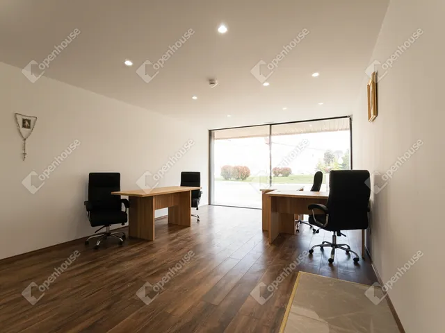 Kiadó kereskedelmi és ipari ingatlan Szeged, Móraváros 35 nm