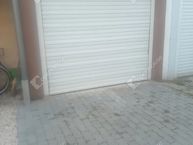 Eladó garázs Szeged, Móraváros 14 nm