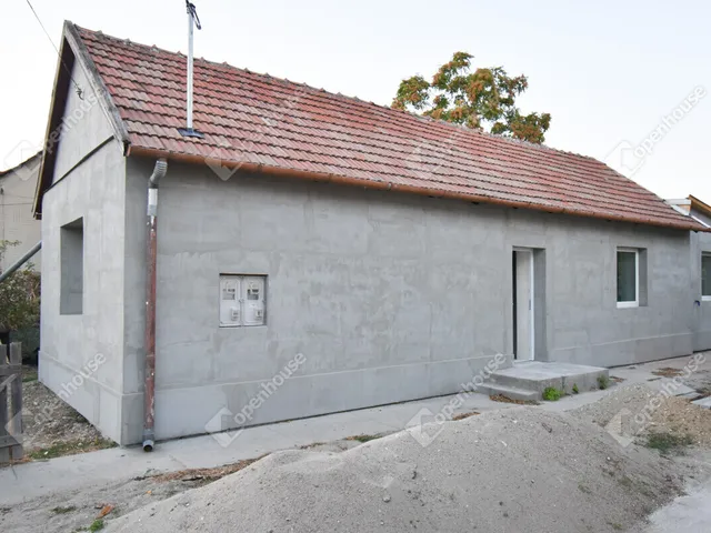 Eladó ház Szeged, Szőreg 74 nm