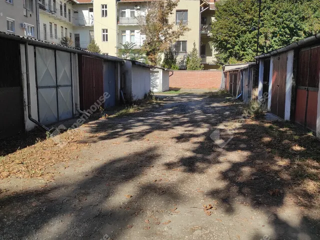 Eladó garázs Szeged 15 nm