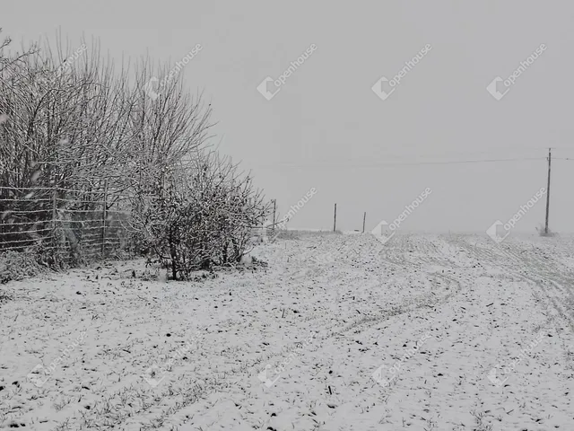 Eladó telek Úrhida 2346 nm