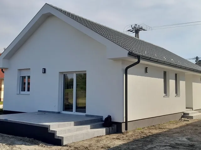 Eladó ház Aba 99 nm