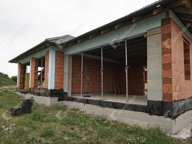Eladó ház Úrhida 126 nm