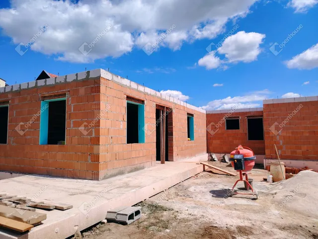 Eladó ház Velence 100 nm