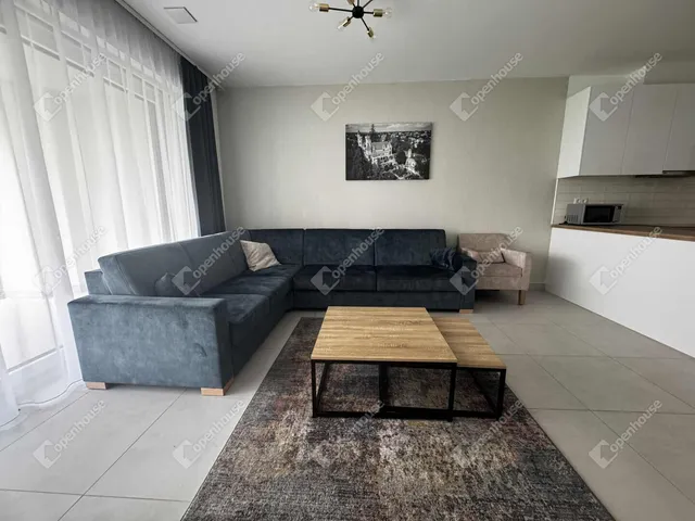 Kiadó lakás Székesfehérvár, Belváros 134 nm