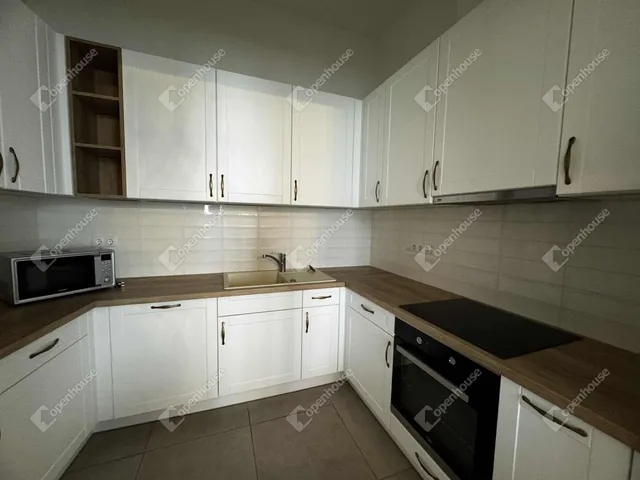 Kiadó lakás Székesfehérvár, Belváros 119 nm