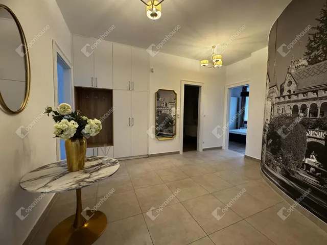 Kiadó lakás Székesfehérvár, Belváros 119 nm